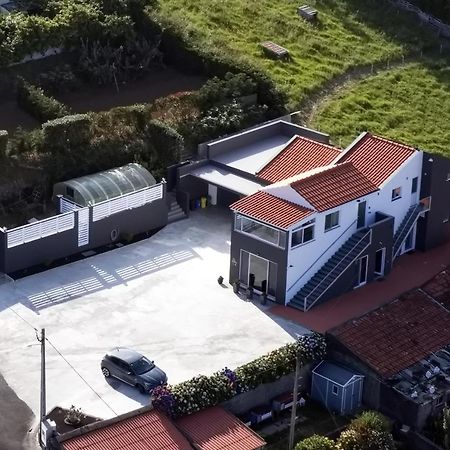 Paradise Apartments III サンタ・クルス・ダス・フローレス エクステリア 写真